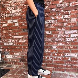 Aritzia pin-striped trousers with pockets